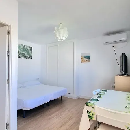 Apartment Privada Con Bano Y Jardin Privado Chiclana de la Frontera